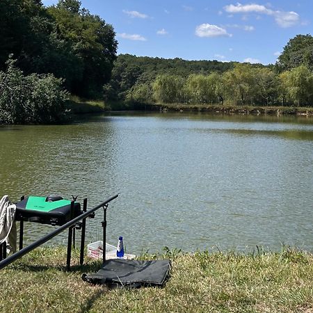 Camping Les Petites Minaudieres Coussay-les-Bois Экстерьер фото
