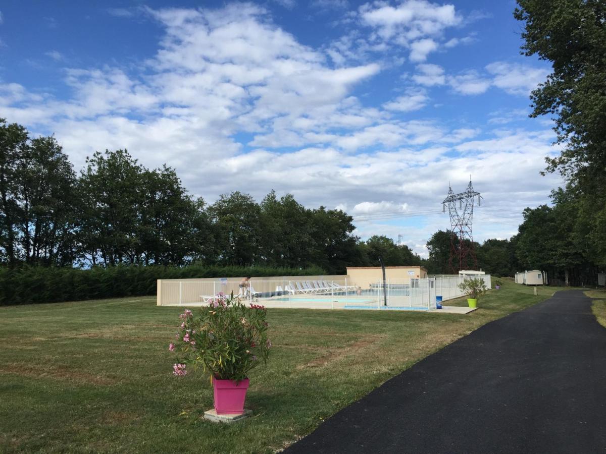 Camping Les Petites Minaudieres Coussay-les-Bois Экстерьер фото