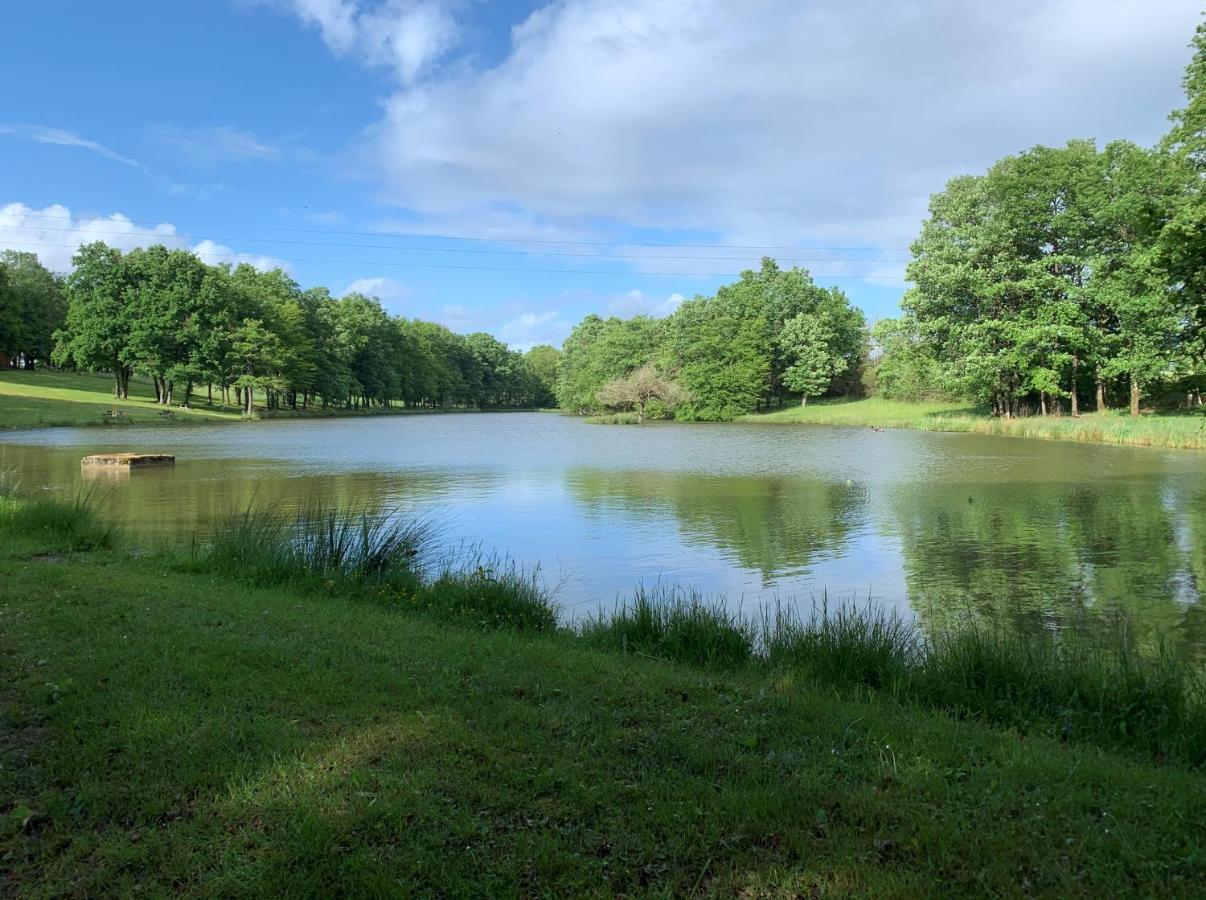 Camping Les Petites Minaudieres Coussay-les-Bois Экстерьер фото