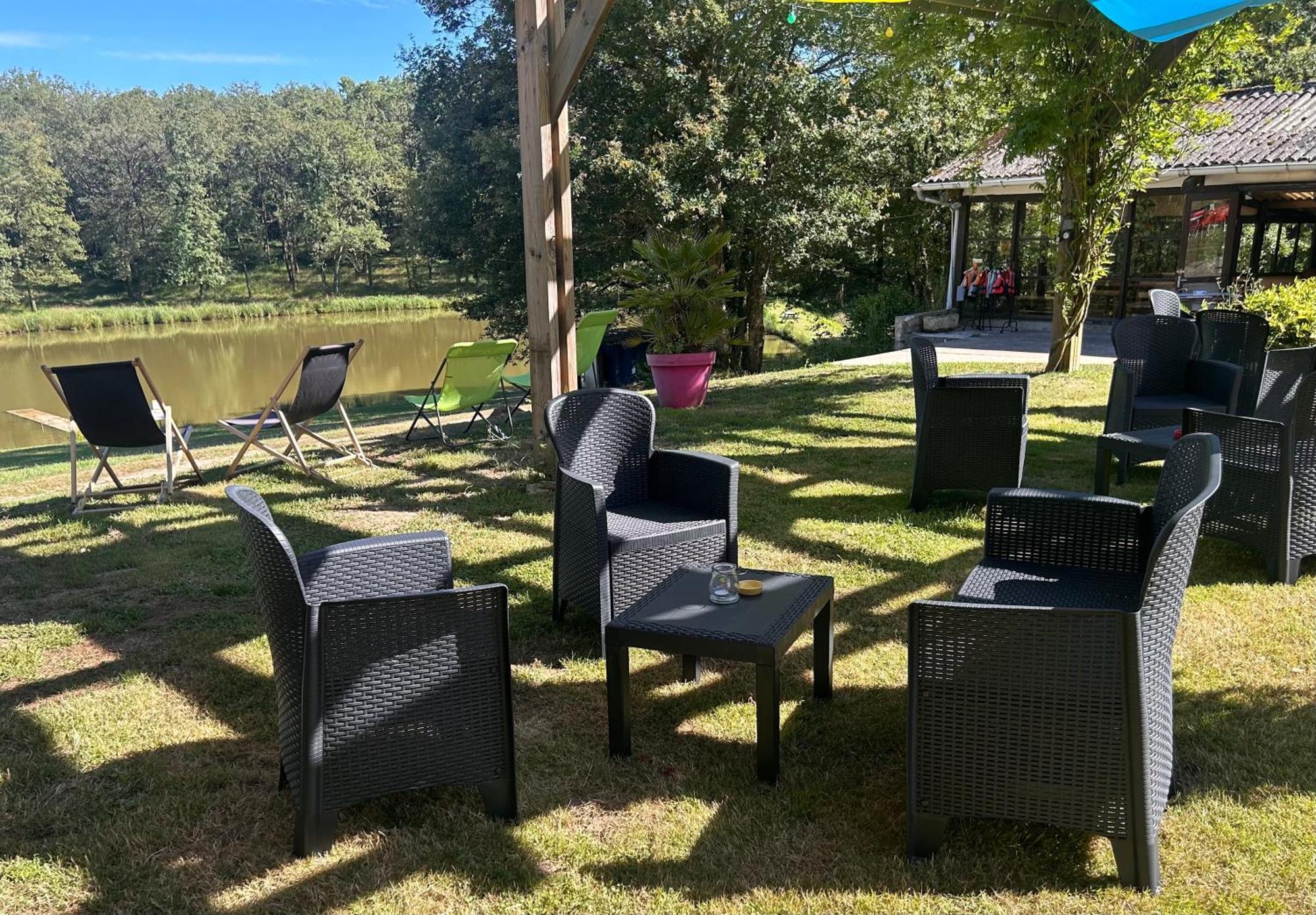 Camping Les Petites Minaudieres Coussay-les-Bois Экстерьер фото